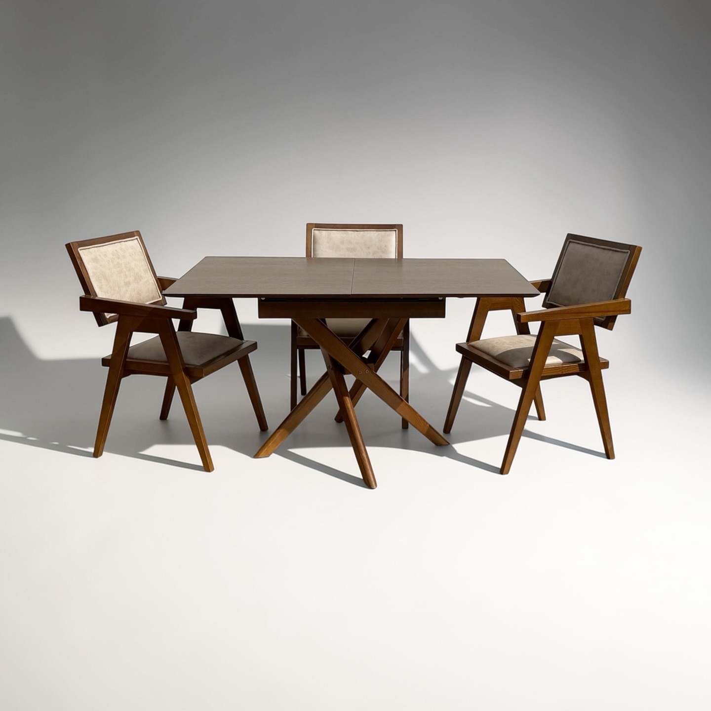 Sto Luna 8 i Stolica Nordic